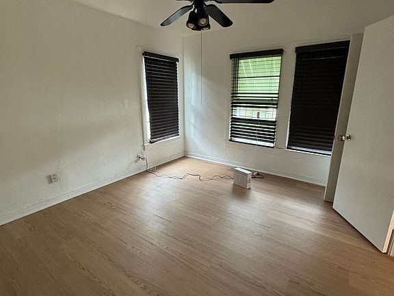 3rd image of 1037 Colvin Ave