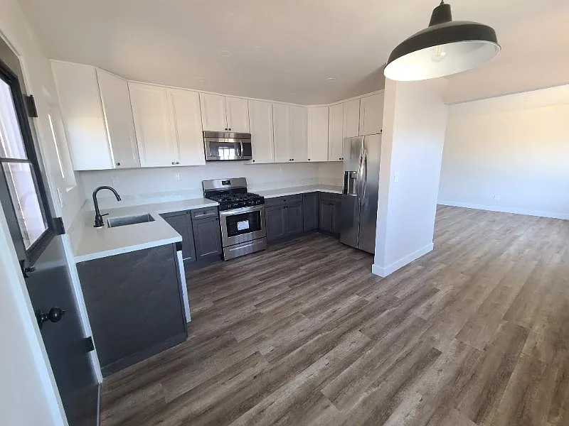 2 bed, 868 sqft, $2,750 — Photo 4