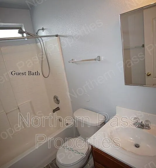 3400 Blue Earth Ln #D — Photo 9