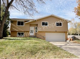 721 Indian Hills Dr, Lincoln, NE 68520