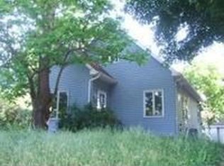 807 Fremont St E, Waterville, MN 56096