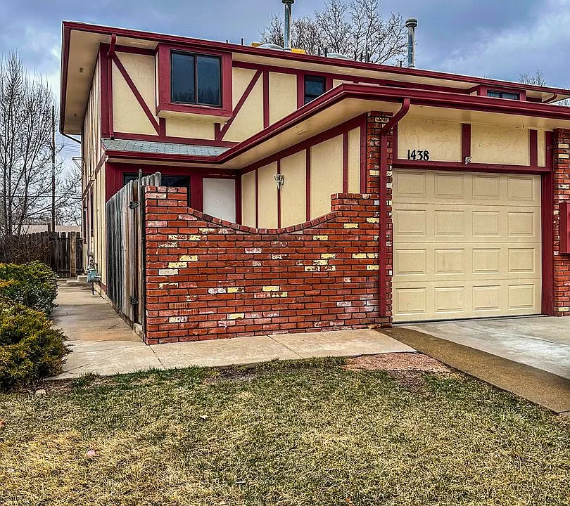 1438 Centennial Dr