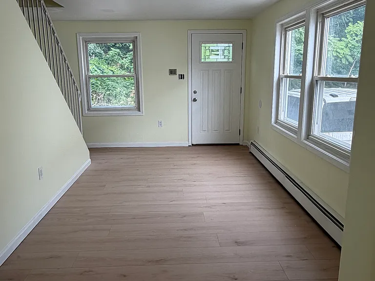 44 Morris St #A — Photo 8