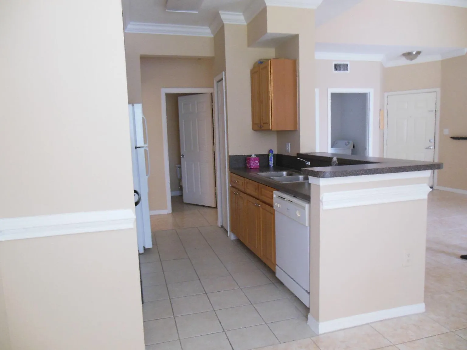 1 bed, 1.0 bath, 787 sqft, $1,900 — Photo 3