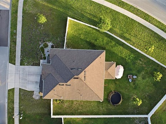 4th image of 1419 Avila Ave