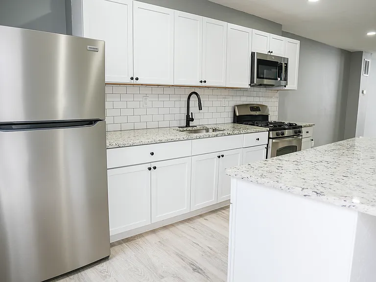 2436 Lauretta Ave — Photo 9