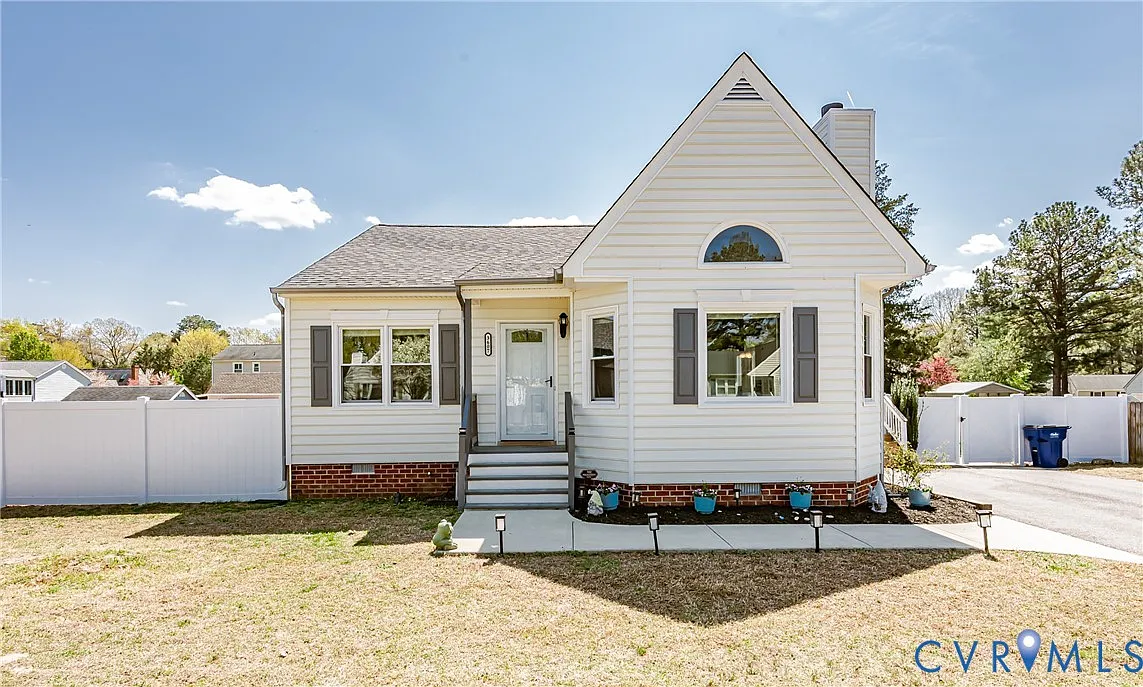 3607 E Chagford Ter photo 1