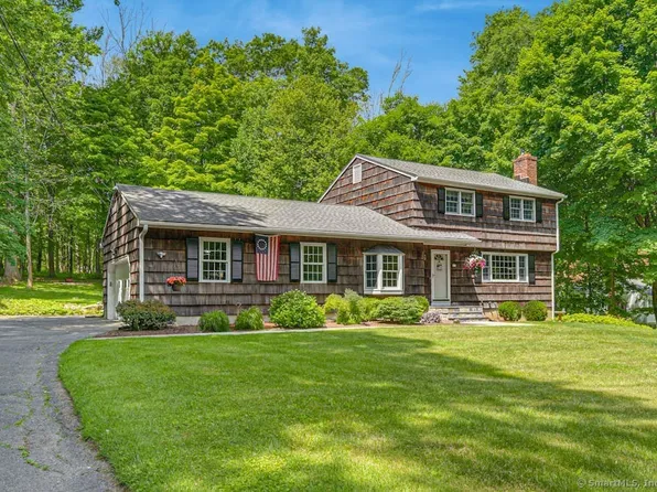 56 Flat Rock Drive, Ridgefield, CT 06877
