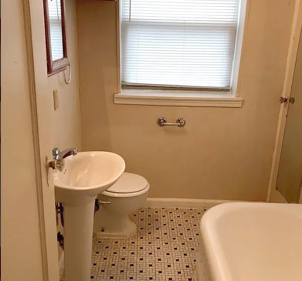 Barrington Apartments — Photo 31