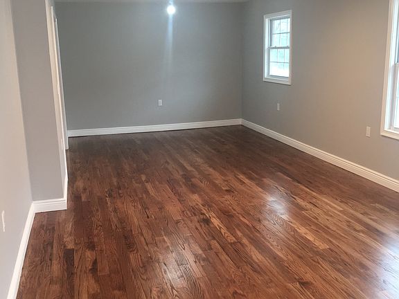 3rd image of 64 Mount Matterhorn Ln