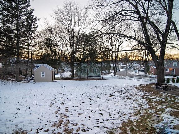 4th image of 952 Greenville Ave