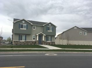 1122 W Stonehaven Dr, North Salt Lake, UT 84054