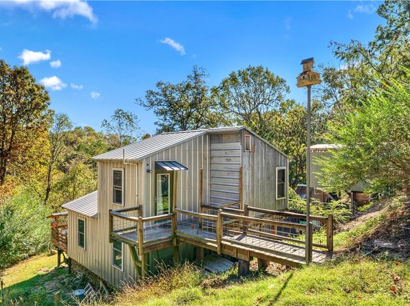 10182 Clairborne Rd, Rogers, AR 72758