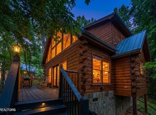 1820 Beach Front Dr, Sevierville, TN 37876
