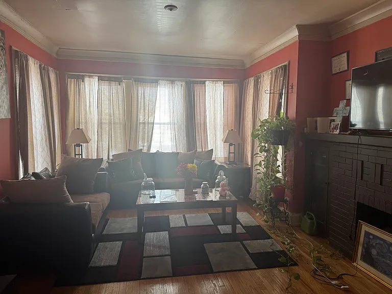 717 E 91st St #2 — Photo 2