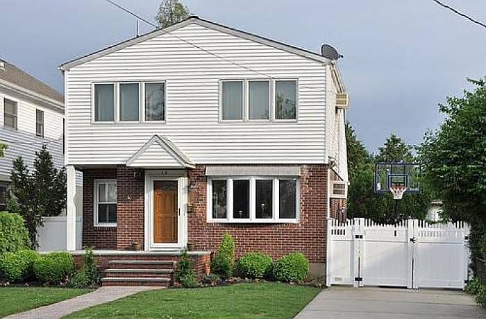 1st image of 44 Rowe Pl