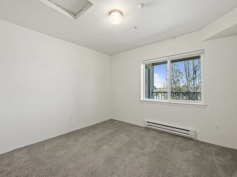Heron Creek Apartments — Photo 11