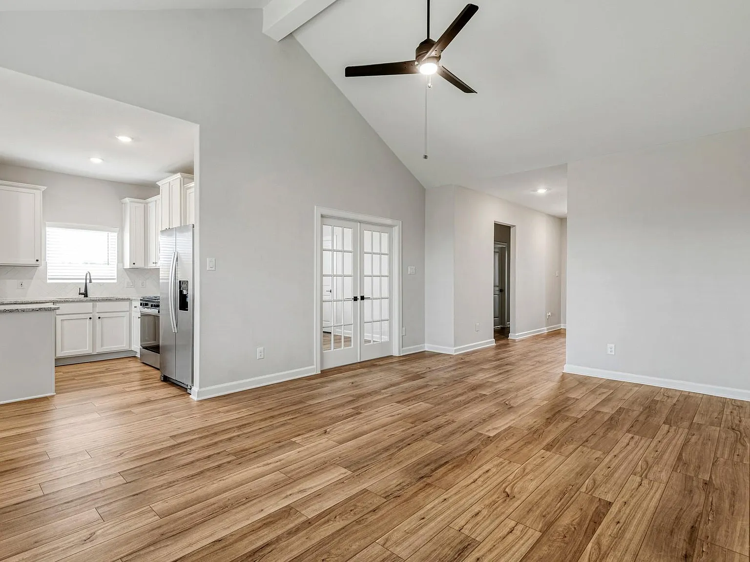 3 bed, 2.0 bath, 1658 sqft, $2,150 — Photo 3