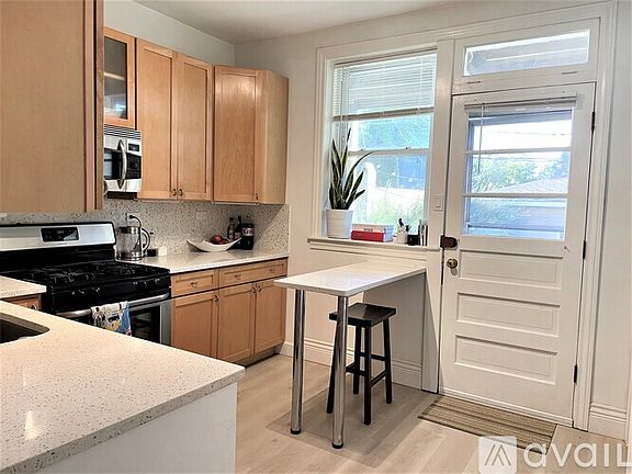 4th image of 2723 W Agatite Ave #1A