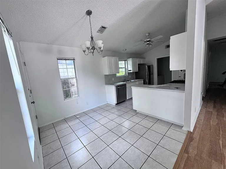 3709 Tom Green St #B — Photo 2