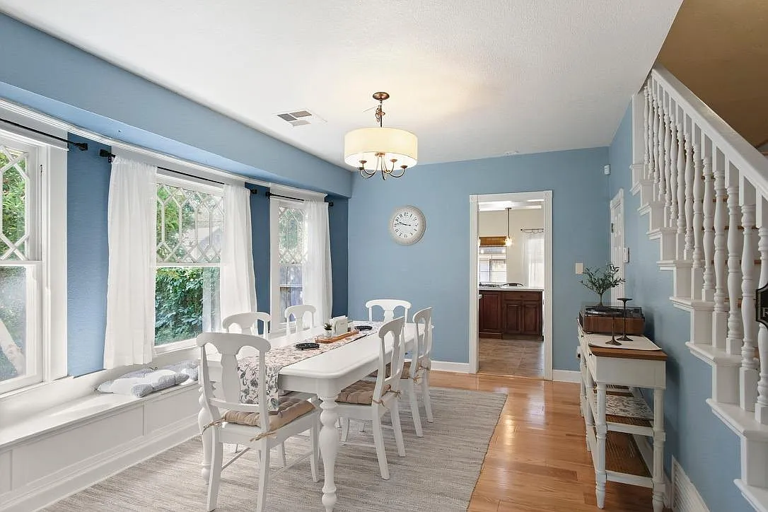 305 Poplar Ave — Photo 1