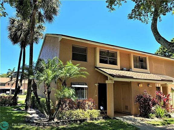 5th image of 3671 Carambola Cir N #2851