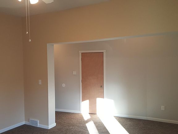 Living room and entrance 
