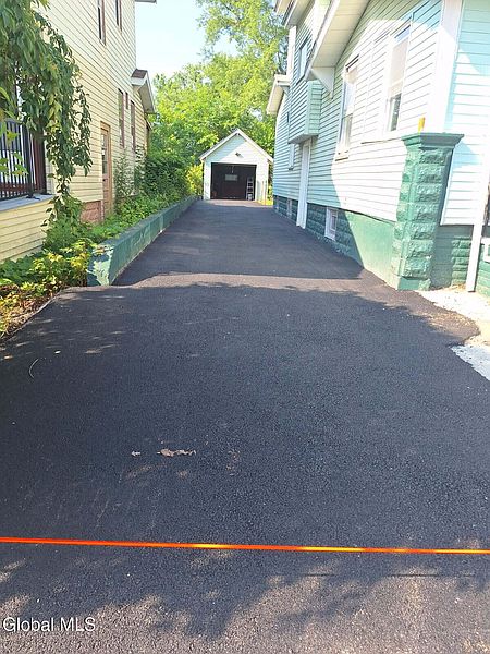 3rd image of 33 Glenwood Road