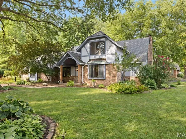 5 Pinebrook Ct, Edwardsville, IL 62025