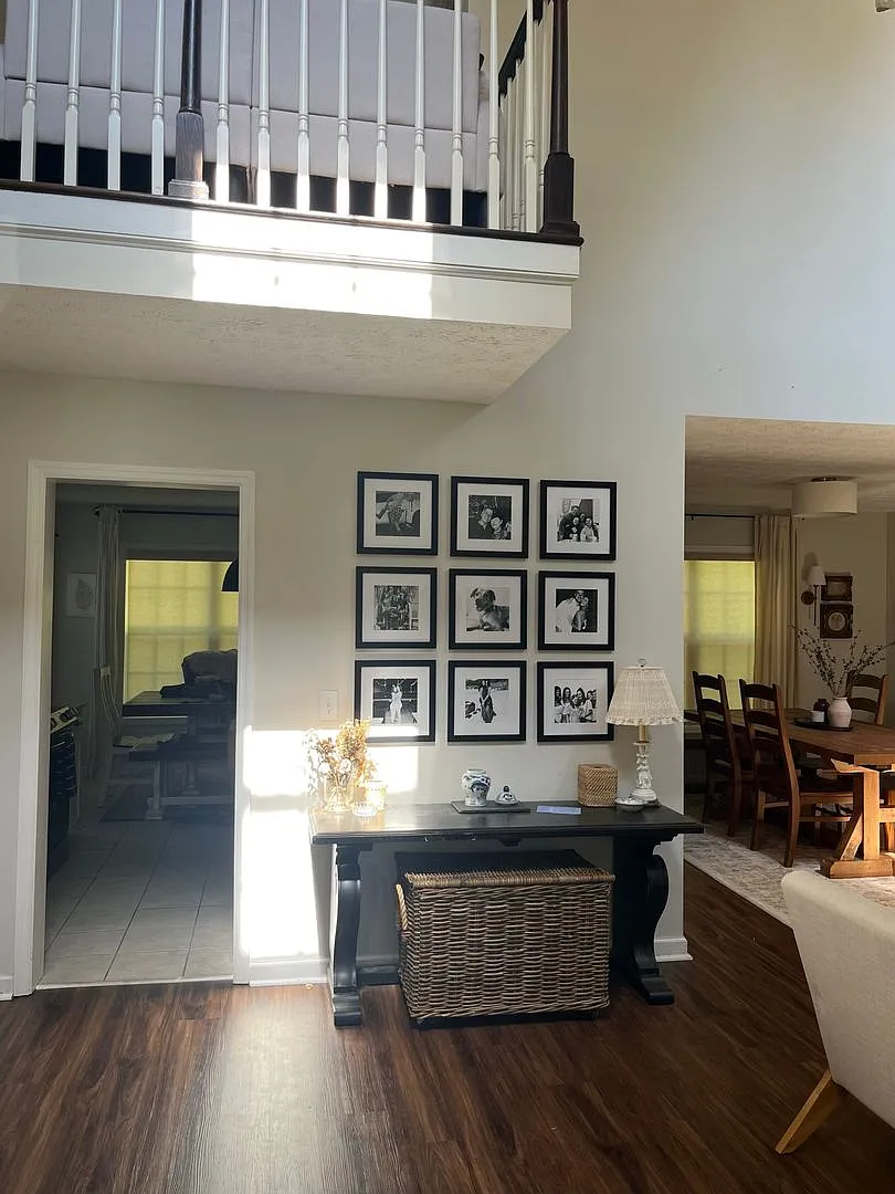 Single Family Home Close to AHS! — Photo 2