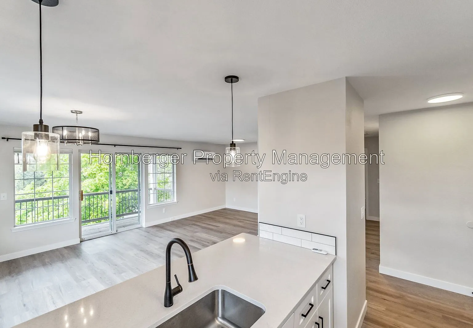 2 bed, 2.0 bath, 978 sqft, $1,495 — Photo 3