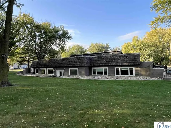 525 Elwell Ave, Butterfield, MN 56120