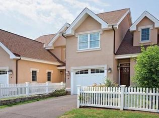 287 Langley Rd UNIT 8, Newton, MA 02459