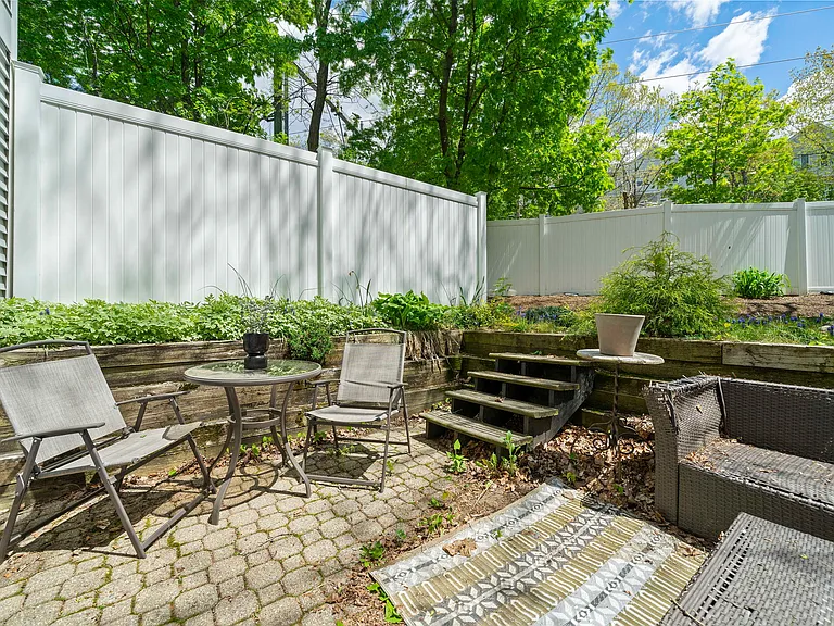11 Marion St #A — Photo 16