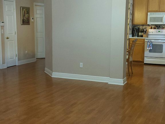 3rd image of 3337 Cameron Chase Dr