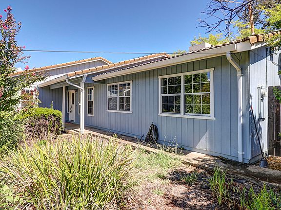 2nd image of 3605 Summit Dr