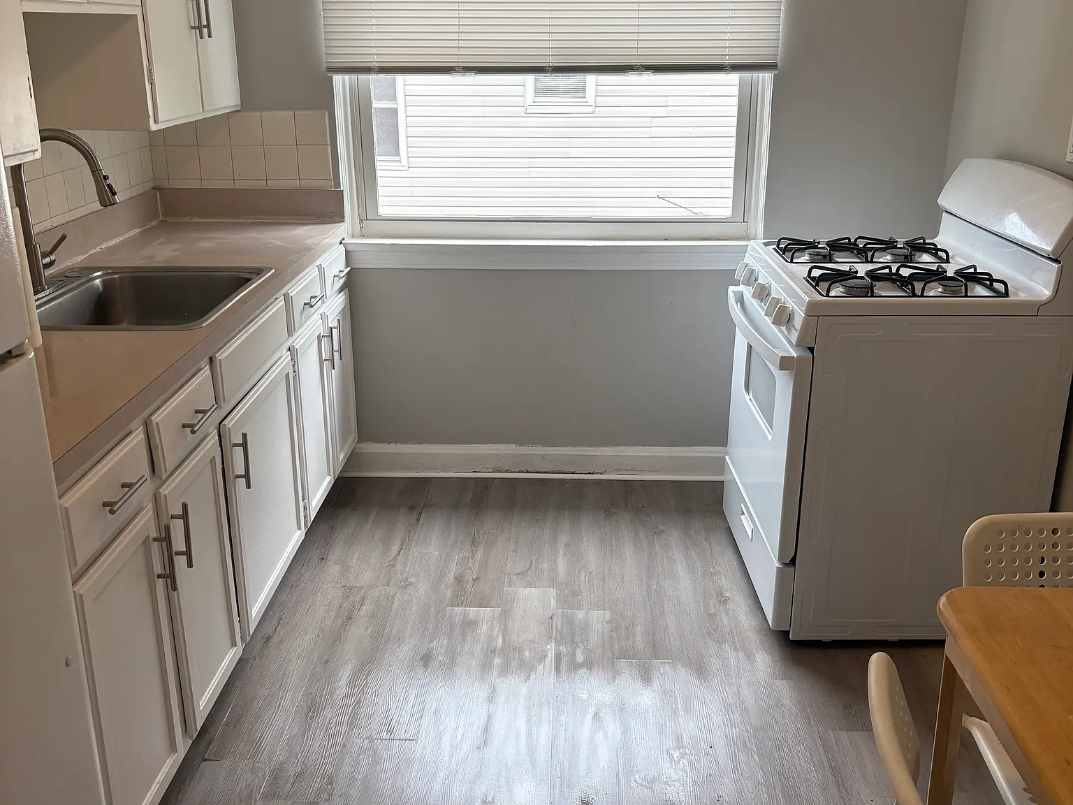 2 bed, 800 sqft, $1,100 — Photo 3