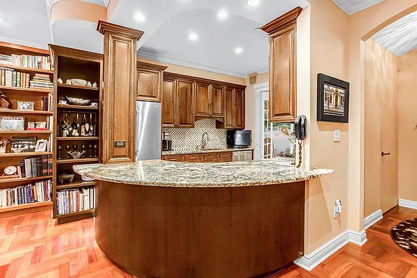 Sold by BLU Real Estate | media 7