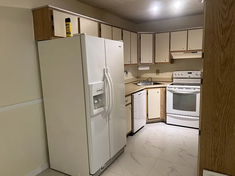 8201 Sun Spring Cir — Photo 7