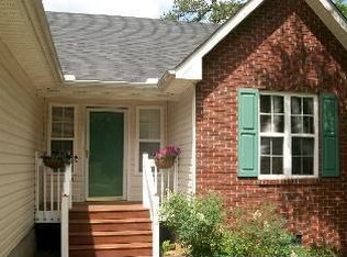 88 Kingston Pointe Dr, Kingston, GA 30145