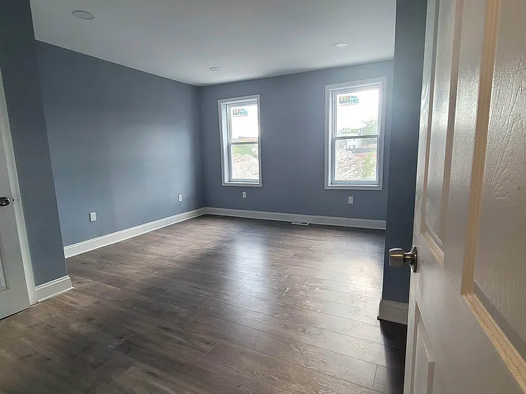1627 Rutland Ave — Photo 12