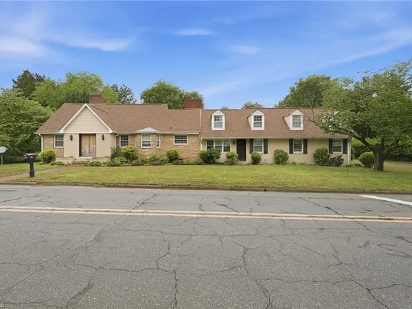 309 Springwood Ave, Gibsonville, NC 27249