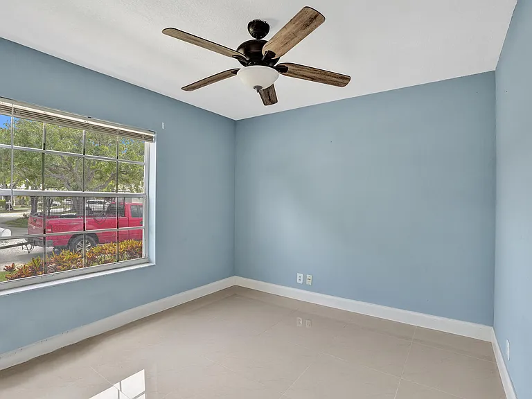 17866 SW 10th Ln — Photo 33