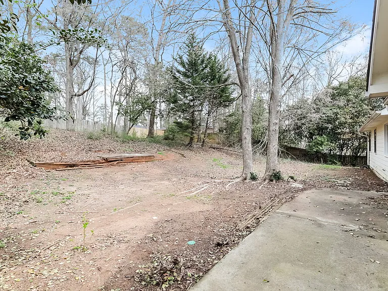 202 Northbridge Dr — Photo 16