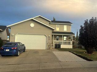 65 W Fern Glade Cres, Sylvan Lake, AB T4S 1Z5
