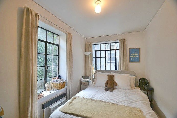 2nd image of 27 Bedford St