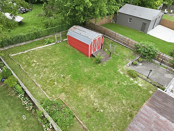5th image of 2925 Glenmeade Dr