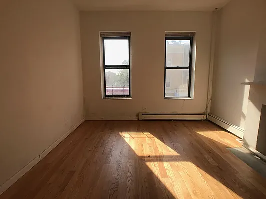 Rented by Evergreen Apartments BK | media 5