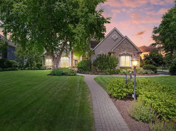 S90W19076 Acorn DRIVE, Muskego, WI 53150