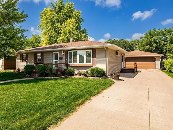 114 6th Ave E, West Fargo, ND 58078